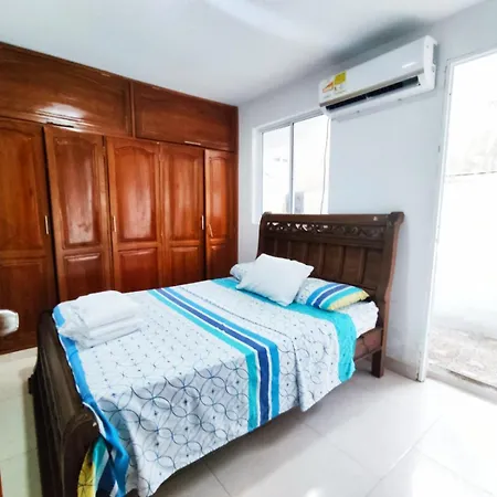 Con Aire En Barrio Homestay *